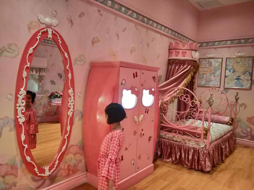 Hello Kitty Town - Every Girls Dreamland - Laid Back Traveller